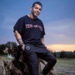 بی اراده از علی آوان